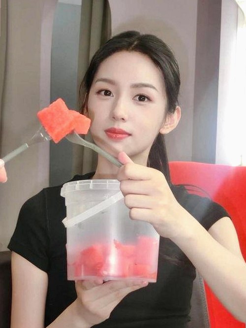 刘宇宁幕后秘闻曝光,娱乐圈新动向引发关注